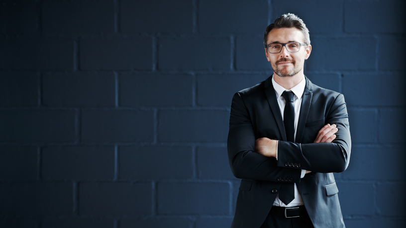 Hebron Costa Cruz de Oliveira destaca o estudo contínuo como chave para credibilidade e crescimento na carreira jurídica.