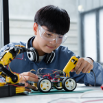 Guia prático de Sérgio Bento De Araújo para garantir patrocínio, jurados qualificados e ampla divulgação na feira de robótica da escola.