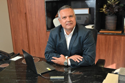 A gestão de resíduos aplicada à economia circular em obras de grande porte com Elmar Juan Passos Varjão Bomfim.